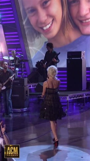 Kellie Pickler - Don't You Know You're Beautiful (Live from the 43rd ACM Awards)