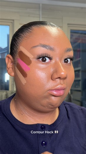 Is this the new way to contour ? 👀🤯tag a friend - Products used @nyxcosmetics_uk blush @MaybellineUK 4-1 glow @Estée Lauder concealer - #hack #makeup #viral #beauty #makeuphacks - CC @Cori 💜
