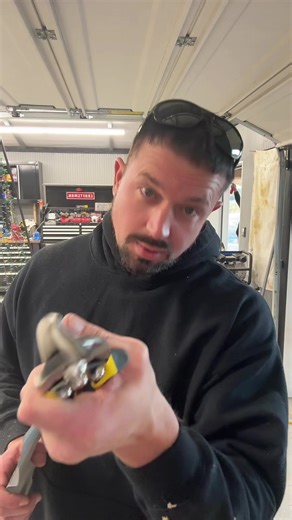 Mutt's 10 Snips Review: Cutting 20 Gauge Metal with Ease