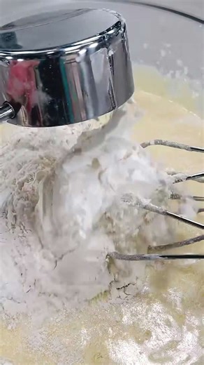 The most amazing vanilla cupcake recipe #cupcakes #baking #dessert #recipe