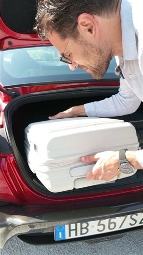 💡Trunk/boot of the Ferrari Amalfi