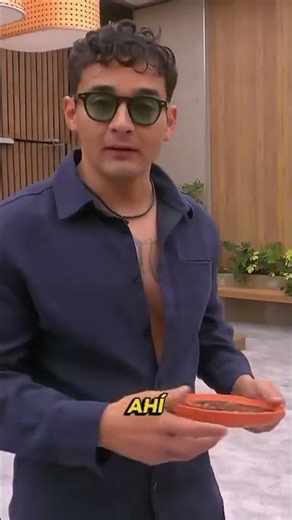 Lancer prepara un snack que se ve deeeelicioso. 😮 💨🍫 ¡Urge que nos pase la receta! #MasterChefMx