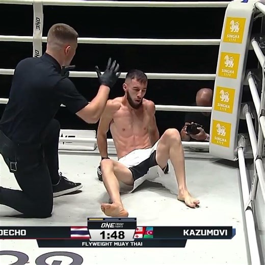 DEMOLITION 💥 Decho KOs Elvin Kazumovi in Round 1 for his third straight win!