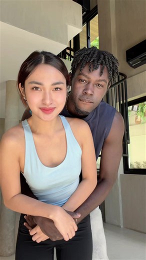 Kofi & Sam 👩🏻‍❤️‍💋‍👨🏿 (@kofiandsam)’s videos with Na Para Bang X Teach Me How To Dougie - grr