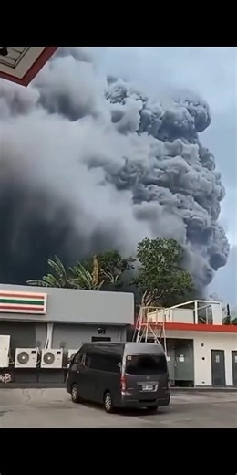 Mt. Mayon eruption