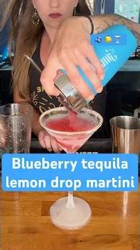 How to make a blueberry tequila lemon drop martini #fruitydrink #lemondrop #bartender
