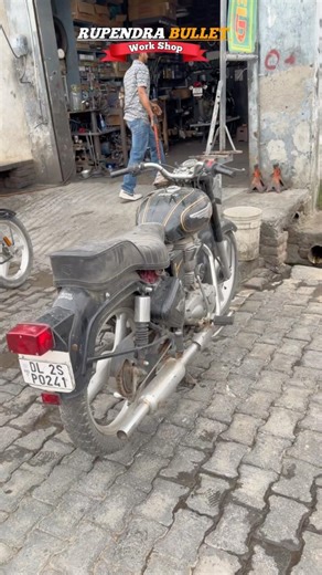 Standerd bullet karna ha restore 😍🙏❤️#royalenfield #rupendrabulletworkshop #bulletlover