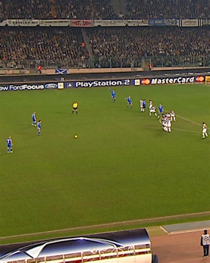 Roberto Carlos 🆚 Buffon#UCL https://t.co/re9i2S3KR9