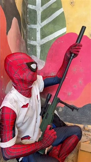 Instead of taking a lot of money, Spider-Man chose to save people.#shorts #spiderman #funny