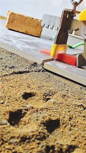 Wow, A DIY Tool to Get Perfectly Flat Tiles #construction #homerepair