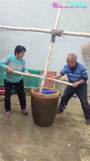 Life Hack: How to make a manual washing machine using a large ceramic vat
