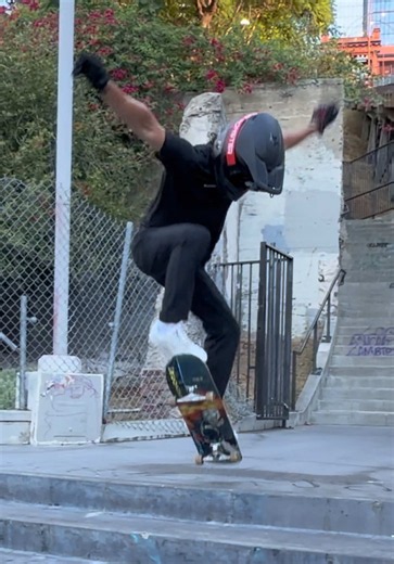 4 stair Ollie btw 😭 the lion hasn’t skated in years | Lion