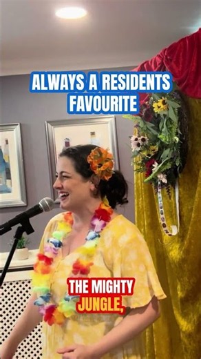 The Lion Sleeps Tonight Singalong #carehomesinger #carehomeentertainer #livemusic #care #activities
