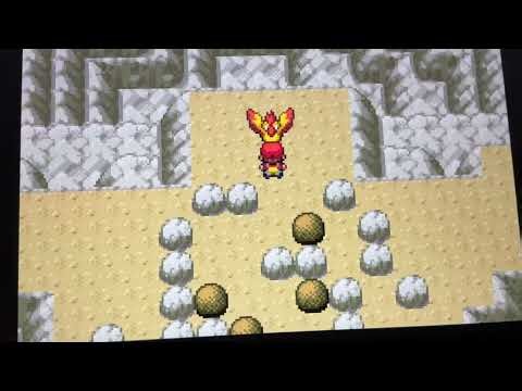 Catching the legendary Pokemon, Moltres in Pokemon Fire Red. 🦅🔥