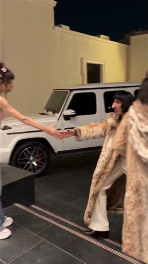Global Pimp Lorenzo Lavish arrives in Dubai #lavishlifestyle #gold #cars #jet #rich #expensive