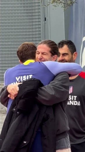 Filipe Luis visited Atlético de Madrid training session