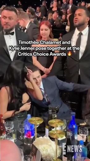 Timothée Chalamet and Kylie Jenner show PDA at the #CriticsChoice awards. 💋 #AwardsSeason