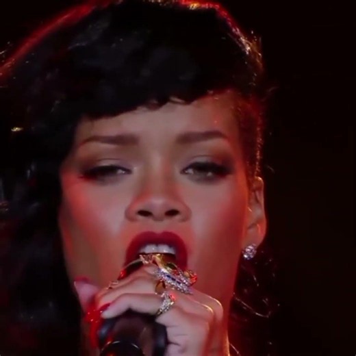 Rihanna live performance #rihanna