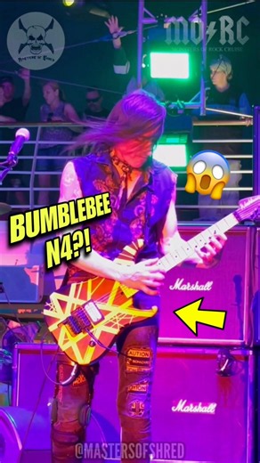 ‼️Nuno salutes Eddie Van Halen during shredsational performance! 🤯🙌 #nunobettencourt #guitarsolo