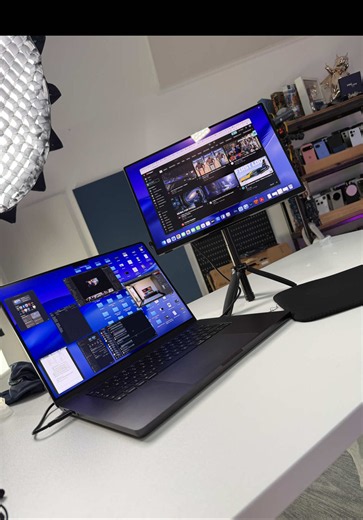 Is this the best option?? 🤔 #macbookpro #monitor #travel #setup @ternsetups