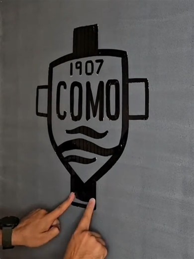 Como 1907 Logo Two Hands Drawing: A Creative Art Challenge