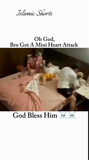 Bro got a Mini Heart Attack 🫀🧕😂 #shorts #islamicshorts #funny #memes #fyp #family