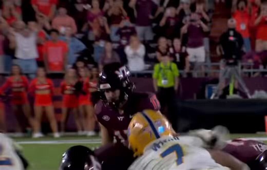Here is another angle of the last second field goal attempt from Virginia TechThe kick was ruled “no good” by the officials and Virginia Tech lost the game 35-33 https://t.co/wBofmi7Qnh