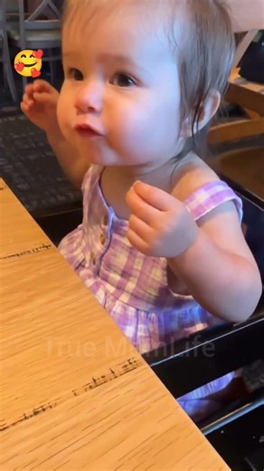 Just a 12month old saying "please" in sign language smarty ☺️ true MomLife 🥳#truemomlife