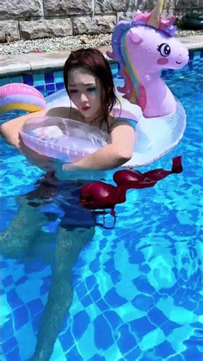 哈莉奎茵的内衣怎么跑出来了 #Harley Quinn #joker