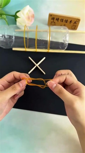 This DIY Bottle Boat Runs Without Battery