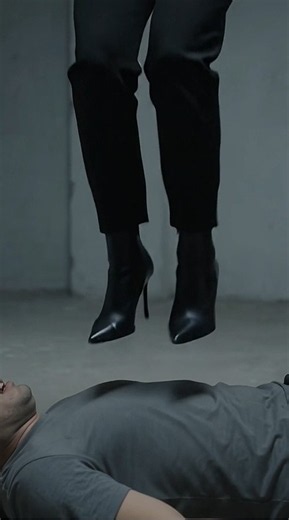 She stomped on it with heels / Topuklu Ayakkabılarla Ezdi / Trample #trample #feet #trampling #ai