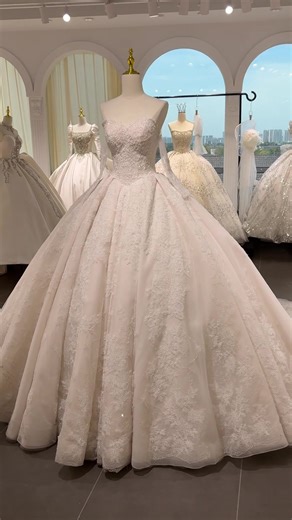 Luxury lace wedding dress with an extra grand ball gown skirt ✨ Every step feels like a royal entrance 🤍👰‍♀️ Perfect for brides who want elegance, romance, and unforgettable volume. #LaceWeddingDress #BallGownWeddingDress #PrincessWeddingDress #LuxuryWeddingDress #WeddingDressInspiration