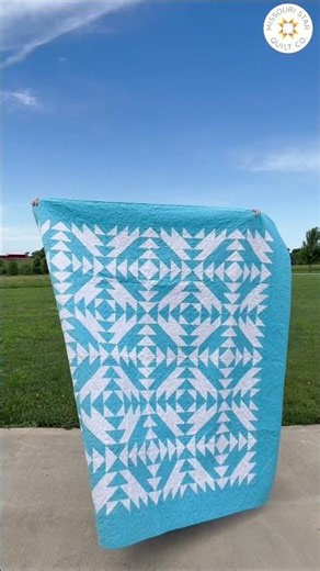 Two-Tone Geometric Quilt Tutorial | Missouri Star Quilt Tutorial