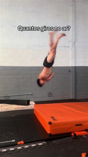 Parkour: Mortal e Tumbling com Giros no Ar