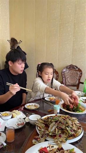 Girl, I know you're on your dad's side, but it's not a good idea to do this