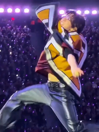 Jungkook Surprise Song 'JUMP' | BTS Arirang Tour Day 3 Santiago