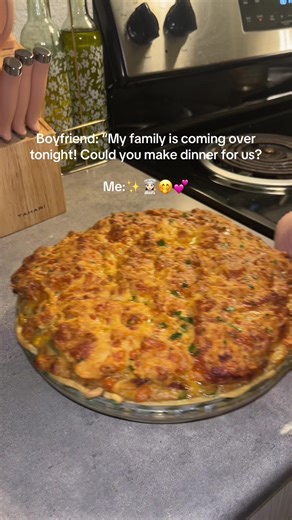 Cheddar Bay Biscuit Chicken Pot Pie 🥧✨ #easymeals #dinnerin10 #homecooking #quickrecipes #weeknightdinner @HazaleaJonè: RECIPE💗⬇️🗒️: Cut two chicken breast into half Season with: oil, onion powder, garlic powder, paprika, salt, pepper, basil Then cook in large pan on both sides until internal reaches 165 degrees Set aside and shred. In the same pan add 4 tablespoons of butter or half stick butter, 1 diced onion until translucent then add , 3-4 celery stalked chopped & 3 carrots diced Season w