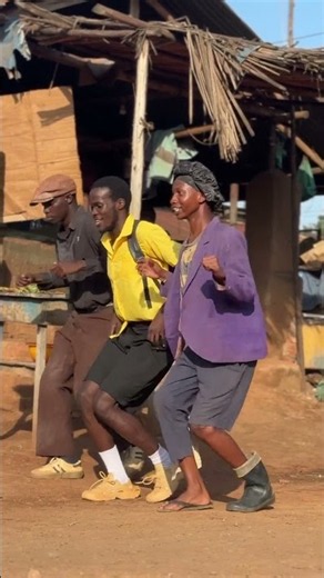 Chicken dance 💃 #dance #profesionaldancer #explore #funny #viral #chicken #trending #shortvideo