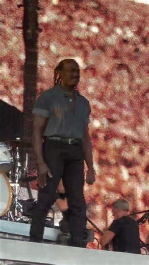 🎸 Bruce Springsteen Makes Commitment Feel Immediate by Turning Age Into an Open Question ⚡