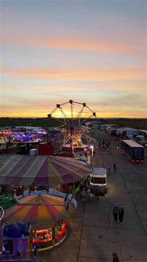 Sunsets, trucks and music 🎵 #devontruckshow #truckshow #devon #sunset #fyp