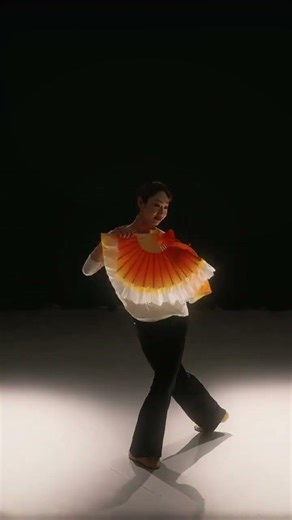 Spring Flip Jump Dance: All Things Grow with Xiaoxiao's Original Move