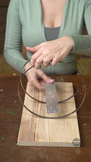 The Queen of DIY 👑♻️ Turns a Plastic Bottle into a Hand-Washing Tank!
