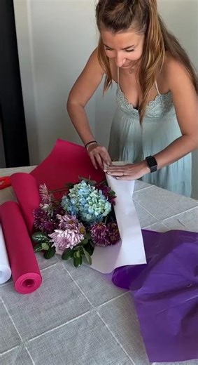 This Simple Wrap Made the Bouquet Look 10x Better 💐