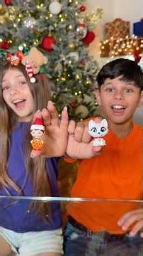 Mis HERMANITOS ABREN BOLAS del ELFO TRAVIESO de NAVIDAD!! 😱🎄🔴