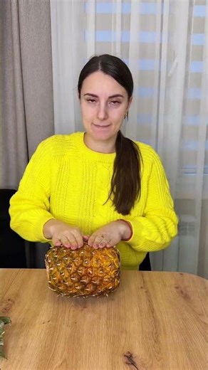 Correctly pineapple eating
