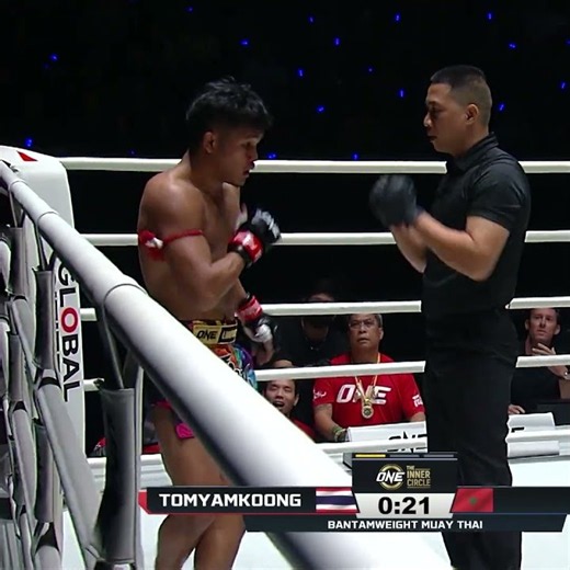 RAMPAGE 😤 Yassir Rassafi 🇲🇦 feasts on Tomyamkoong for a first-round KO!
