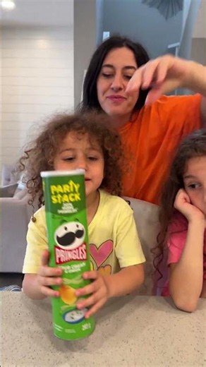 Mom Gave Chips to Sierra and Rhia! 😮🍟 Sweet Sister Moment 💛