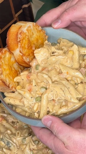 Crock Pot Chicken Pot Pie Pasta