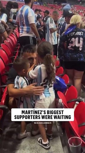Lautaro Martínez celebrated the moment with his wife and kids after advancing