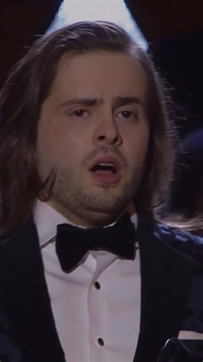 Hard to believe, it’s been almost 14 years since we met at Uniwersytet Muzyczny Fryderyka Chopina and started our operatic journeys. Here’s to the wonderful 2026 and many more duets together! #bizet #pearlfishers #opera #tenor #baritone #polish #newyears #gala #concert #happynewyear MK Impresari Askonas Holt | Hubert Zapiór - Baritone